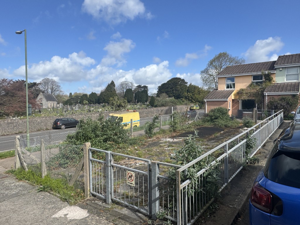 Lot: 72 - FREEHOLD LAND - View of the site